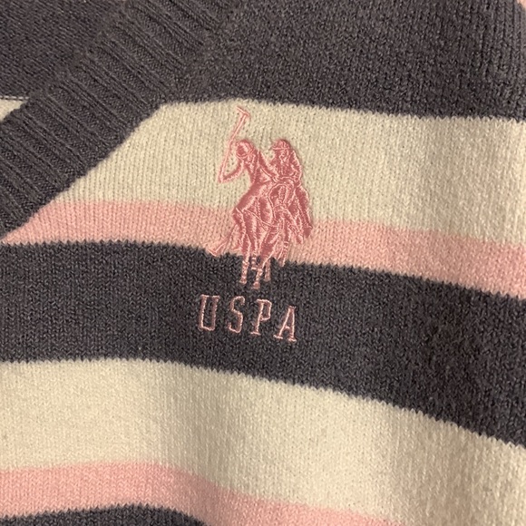 Beautiful womens XL US Polo v neck sweater in grey pink and white - Picture 2 of 4